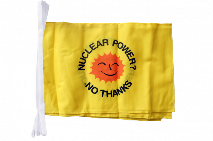 Fahnenkette Atomkraft Nein Danke Englisch Nuclear Power No Thanks 30 X 45 Cm Flaggenfritze De